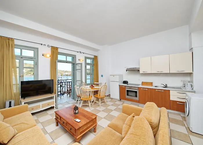 Faros Coastal Szkópelosz