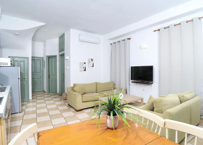 Faros Coastal Apartment *